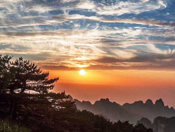 黄山宏村二日游景点：黄山日出