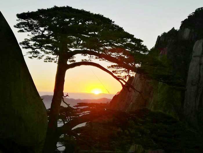 黄山宏村三日游景点：黄山日出