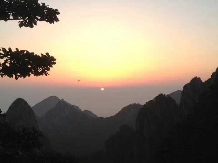 黄山二日游景点：黄山日出