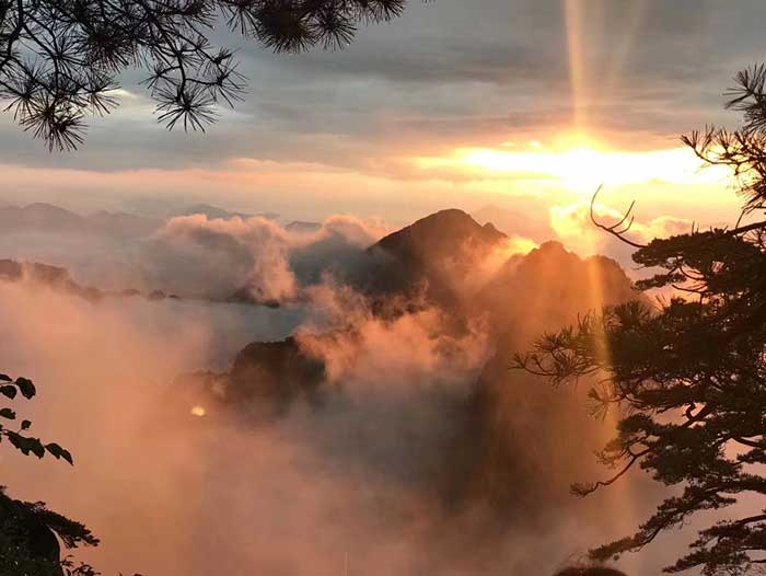 黄山四日游景点：黄山日出