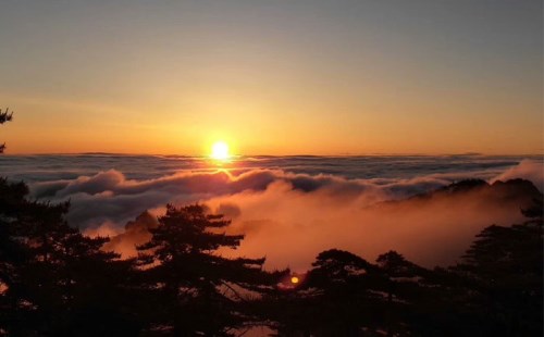 黄山旅游是否有必要住在山上？